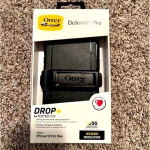 iPhone 12 Max Black  OtterBox Defender Pro case